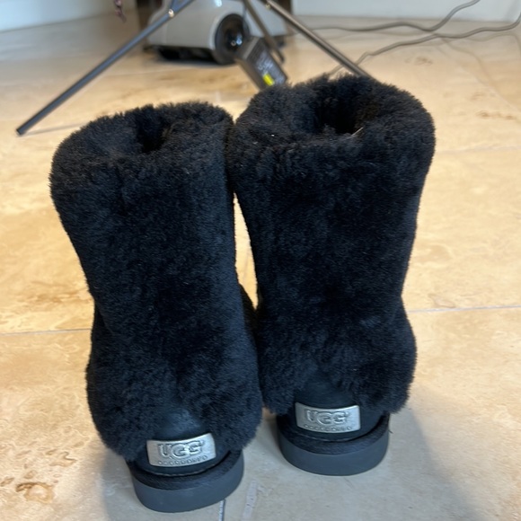 UGG Patten Sherpa Black on Black Boots - Picture 10 of 13